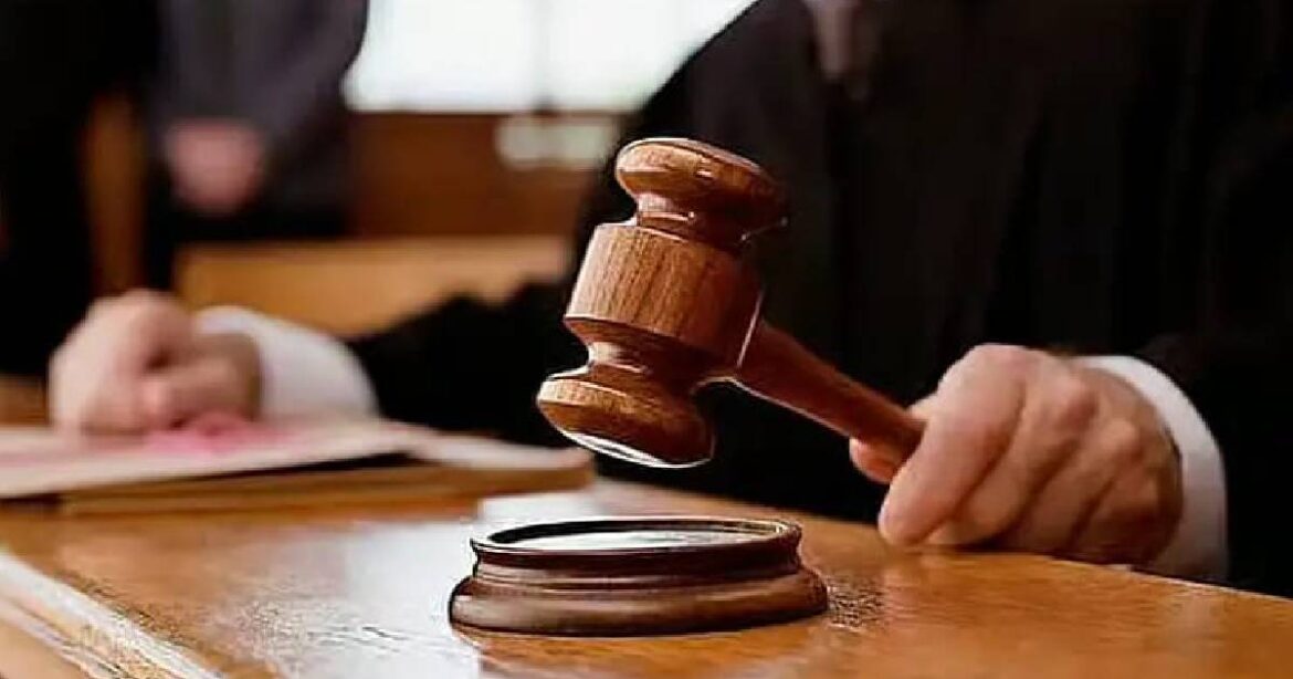 അബുദാബിയിൽ അപകടകരമായി വാഹനമോടിച്ച സ്വദേശിക്ക് ആറ് മാസം തടവും പിഴയും