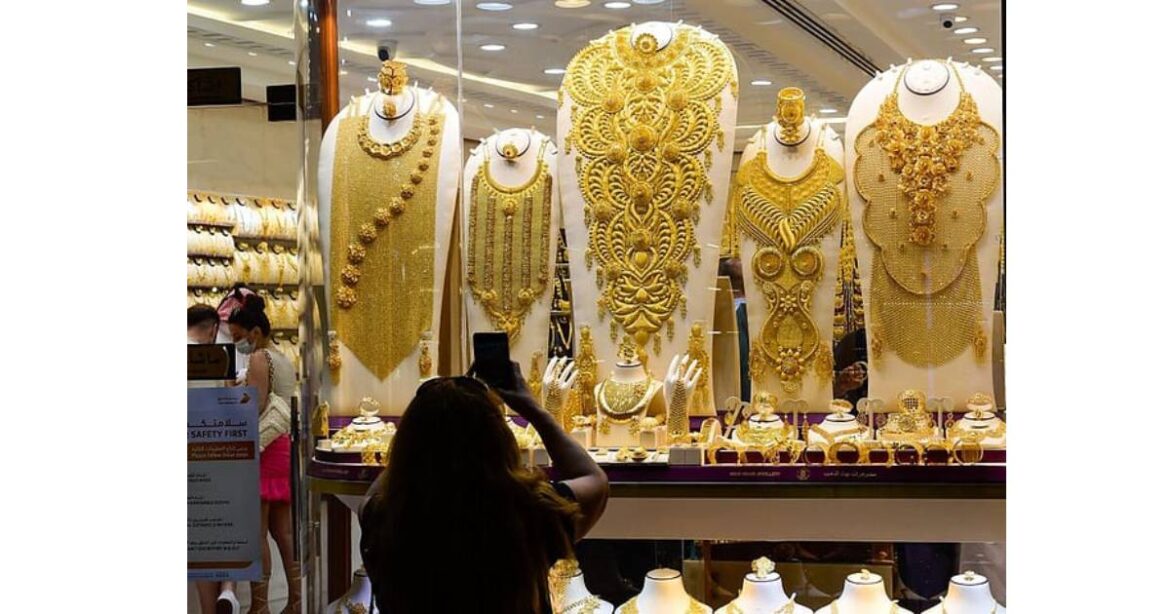യുഎഇയിൽ സ്വർണ്ണവിലയിൽ മാറ്റമില്ല; ഒരു വാരത്തിനിടെ കുറഞ്ഞത് 4.75 ദിർഹം