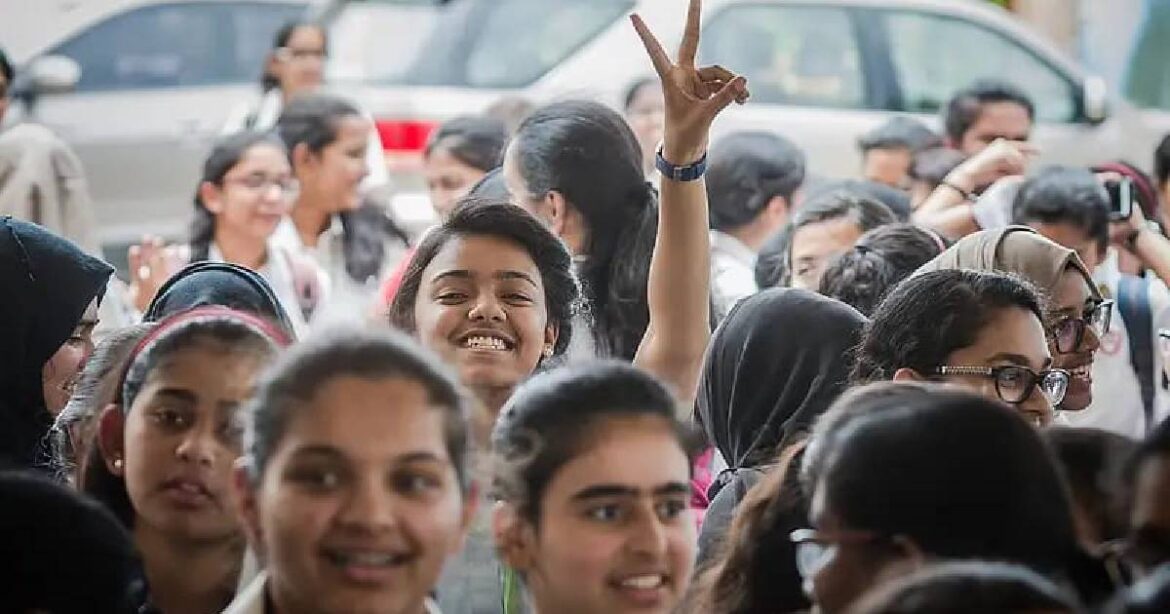 ഇനി അധികം കാത്തിരിക്കേണ്ട! യുഎഇ സ്കൂൾ ഫലപ്രഖ്യാപനത്തിന്റെ സമയക്രമം പുറത്തുവിട്ടു