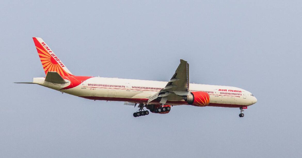 എയർ ഇന്ത്യ വിമാനത്തിലെ പെട്ടെന്നുള്ള താഴ്ച: നാല് പേർക്ക് ഗുരുതരം