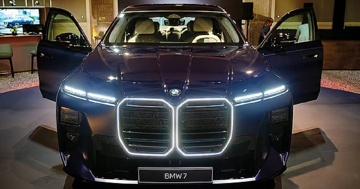 BMWവിന്റെ പുതിയ 7-സീരീസ് അബുദാബിയിൽ